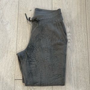 Lululemon Mid-Rise Warm Down Jogger Thread Dye in 7/8 Length | Size 10